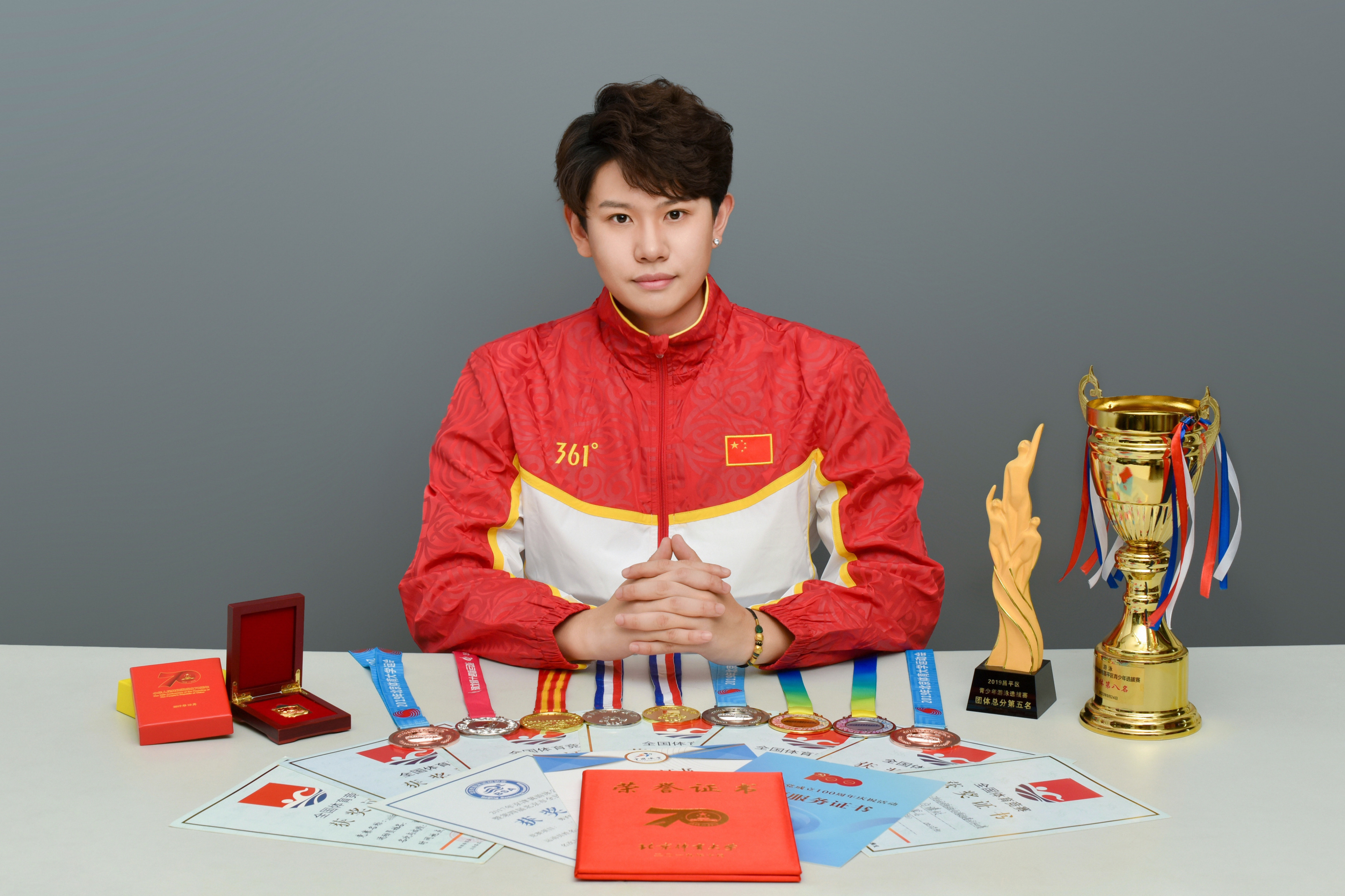 九游平台官网-精英选手拼搏不懈，刻苦训练成就辉煌的简单介绍