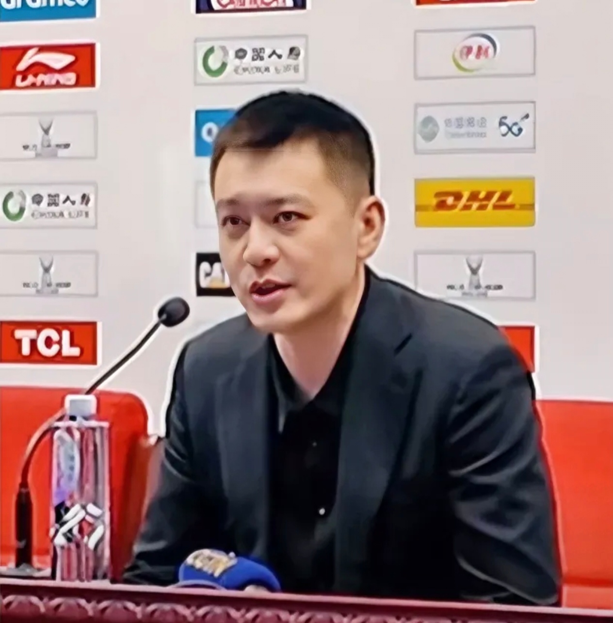 球队主教练下令严阵以待，备战关键战役